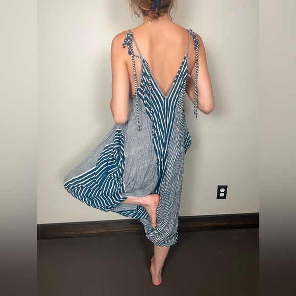 One Size Blue Striped no waist Jumpsuit with Shoulder Ties and elastic on legs - Picture 2 of 9